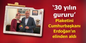 Mesleğinde 30 yılı doldurdu, plaketini Cumhurbaşkanı Erdoğan’ın elinden aldı