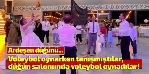 Voleybol oynarken tanıştılar, düğün salonunda voleybol oynadılar!