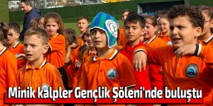 Minik kalpler Gençlik Şöleni'nde buluştu