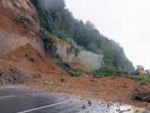 Çayeli-Pazar arasında heyelan